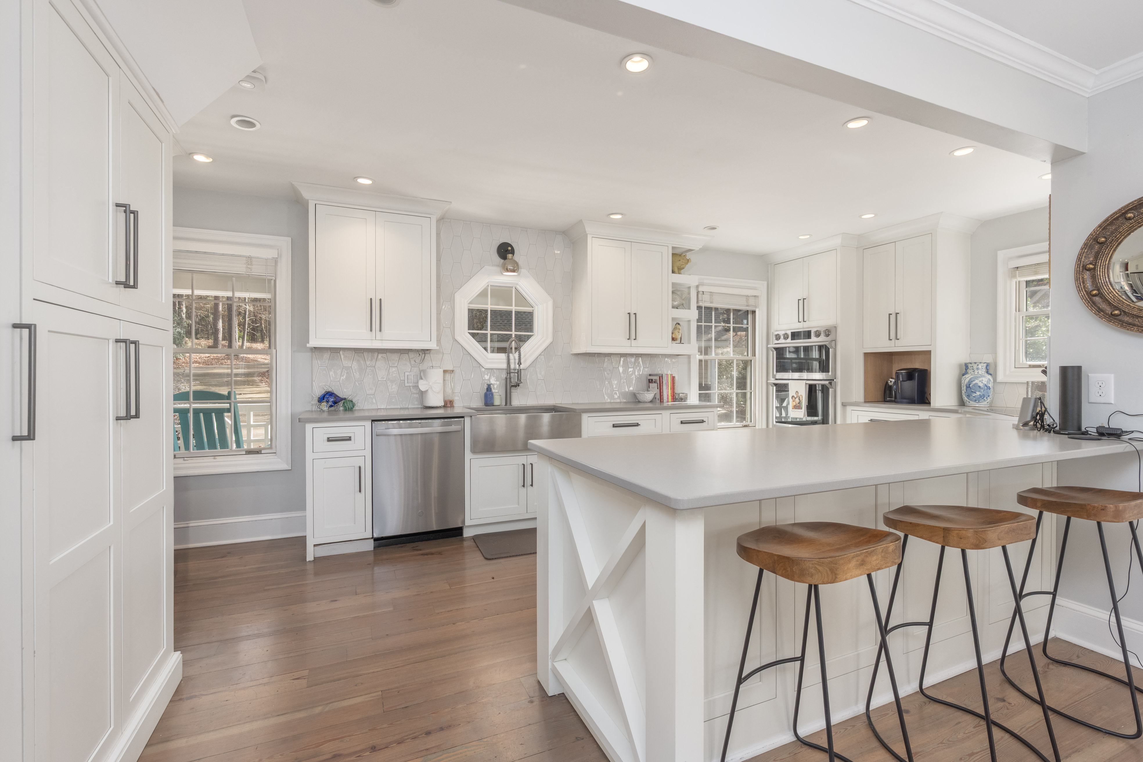 1571 Snug Harbor Drive image 13